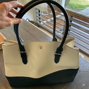 Kate Spade purse. Near perfect condition!